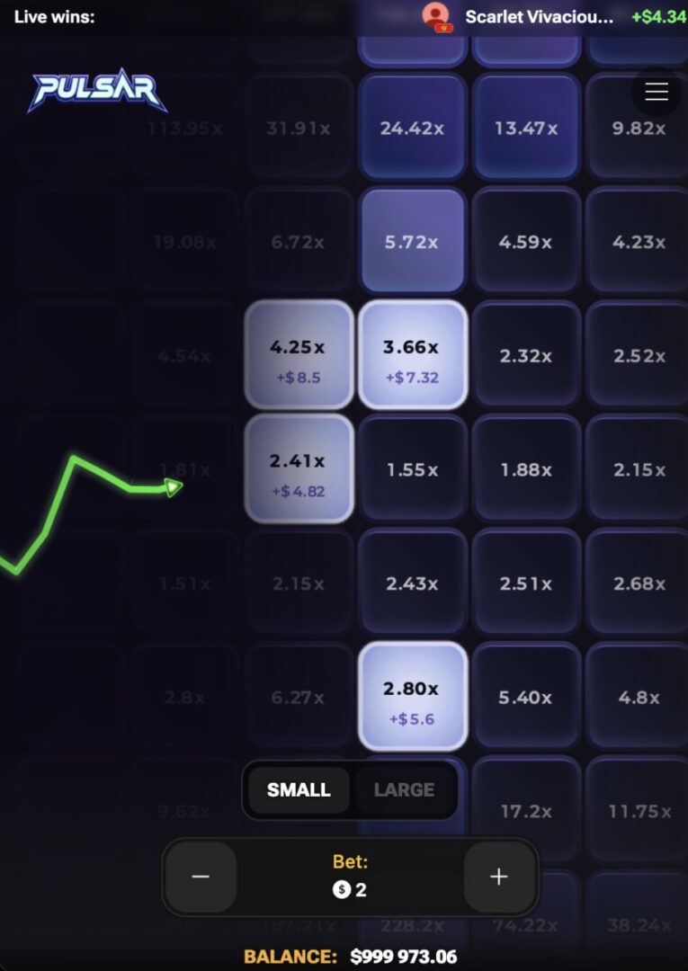 Pulsar app free bonus: mobilná obrazovka s tromi vybranými poľami a tlačidlami SMALL a LARGE